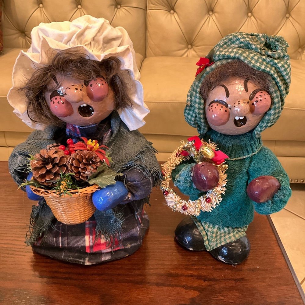 Vintage Set of Paper Mache Christmas Holiday Carolers